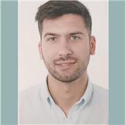 Conservador Restaurador titulado, con conocimientos de historia del arte. Actualmente sigo impartiendo clases de pintura